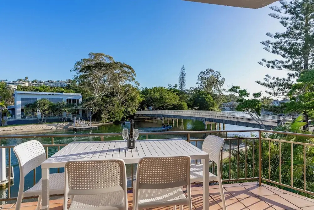 Unit 3 7 Noosa Parade Riverfront