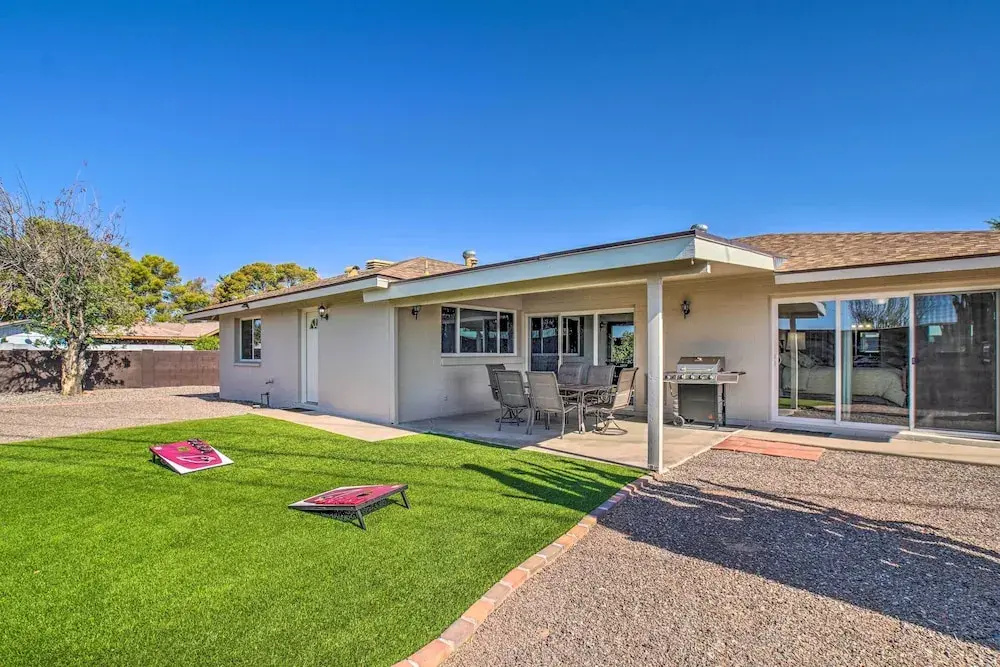 Pet-friendly Arizona Escape: Golf & Hike Nearby!