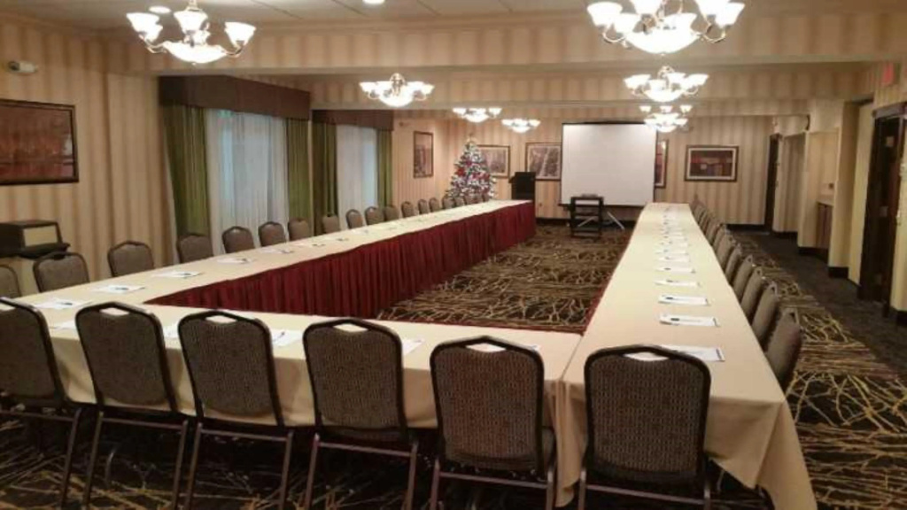 Holiday Inn Express & Suites Youngstown N (Warren/Niles) by IHG - фото 19