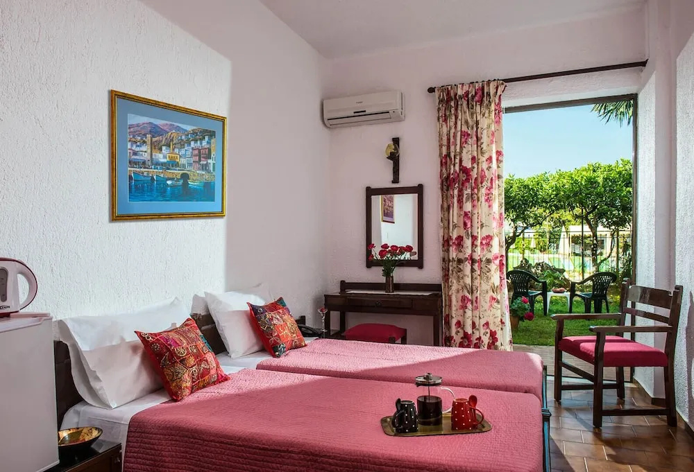 Standard Double room with garden view (twin beds)