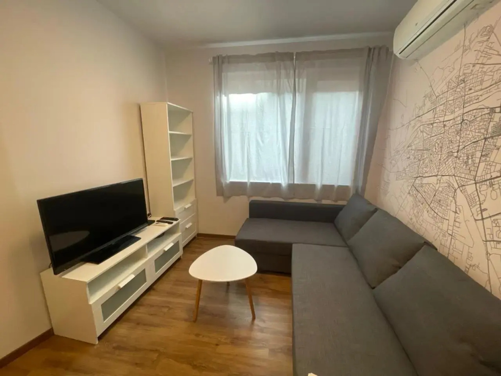 Top Center 2-BR Apartment with lovely Outdoor Area