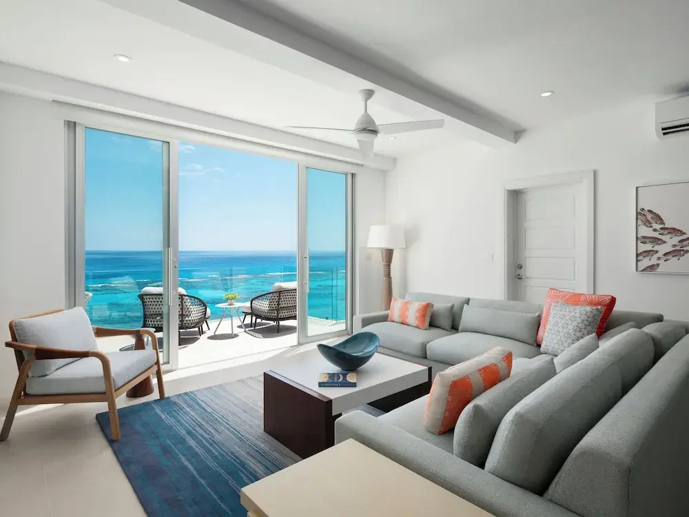 2 Bedrooms Suite oceanfront