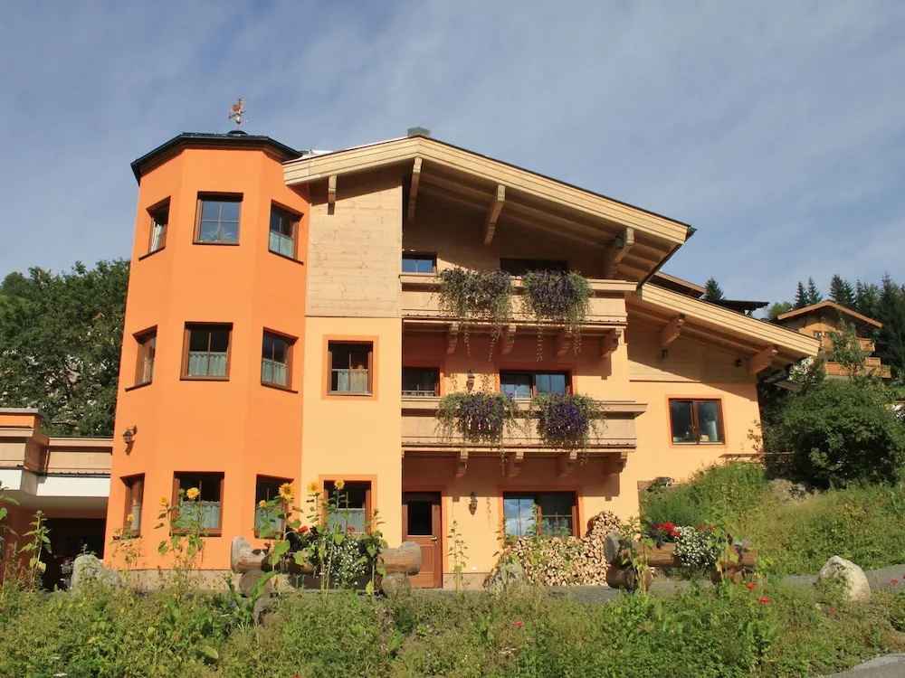 Modern Holiday Home in Saalbach-hinterglemm With Sauna