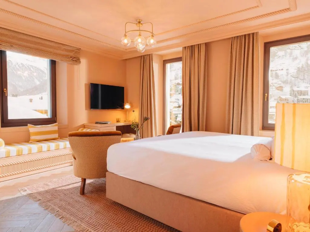 (1)Standard Double room with view (full double bed) at Beausite Zermatt in Zermatt