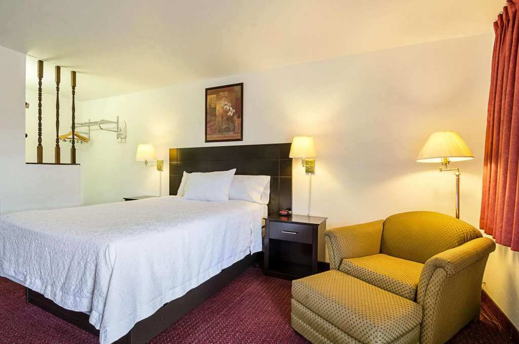Rodeway Inn Liberal — 5