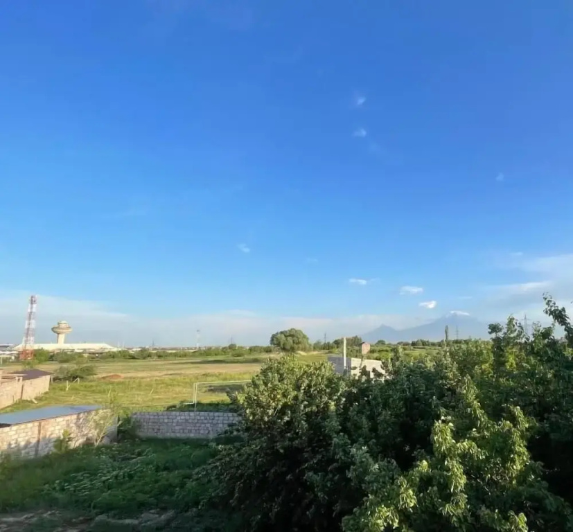 Ruz & Arian Near Zvartnots Airport