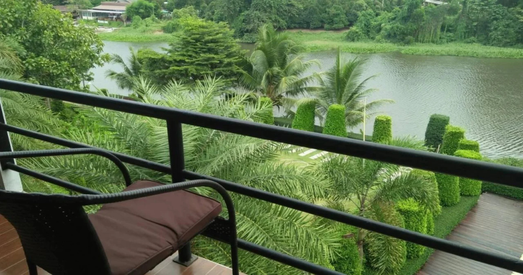 Balcony & Terrace