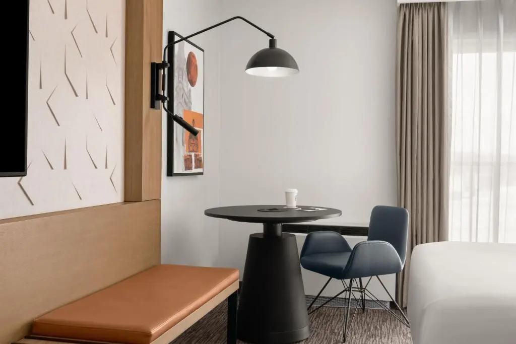 Sheraton Milwaukee Brookfield Hotel - Chambres