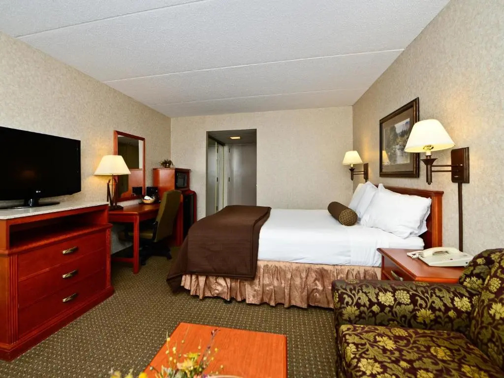 Ramada Hotel & Conference Center by Wyndham Plymouth - Chambres