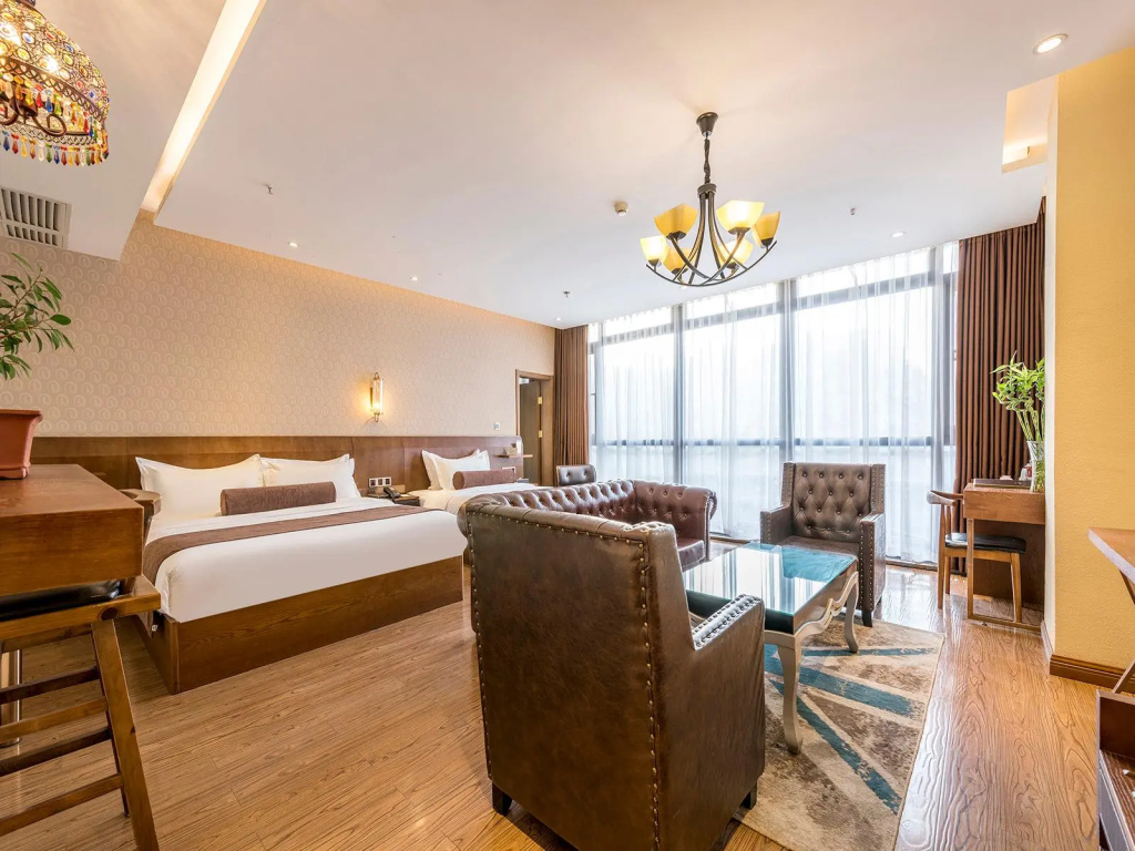 Отель James Joyce Coffetel Beijing Songjiazhuang Metro Station в Пекине