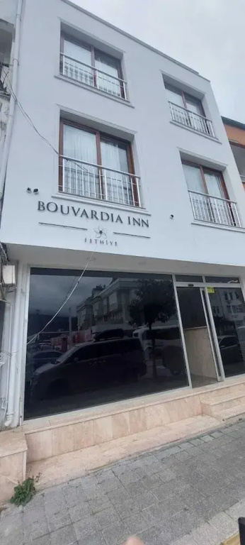 Bouvardia Inn — фото
