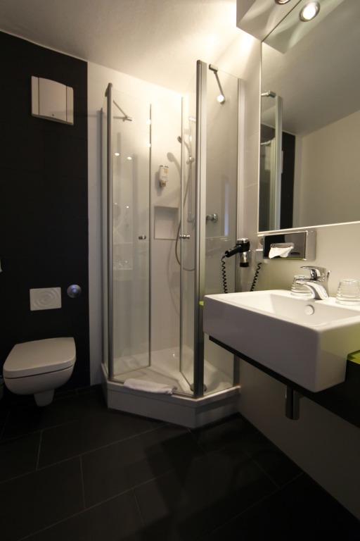 Dietrich-Bonhoeffer-Hotel picture