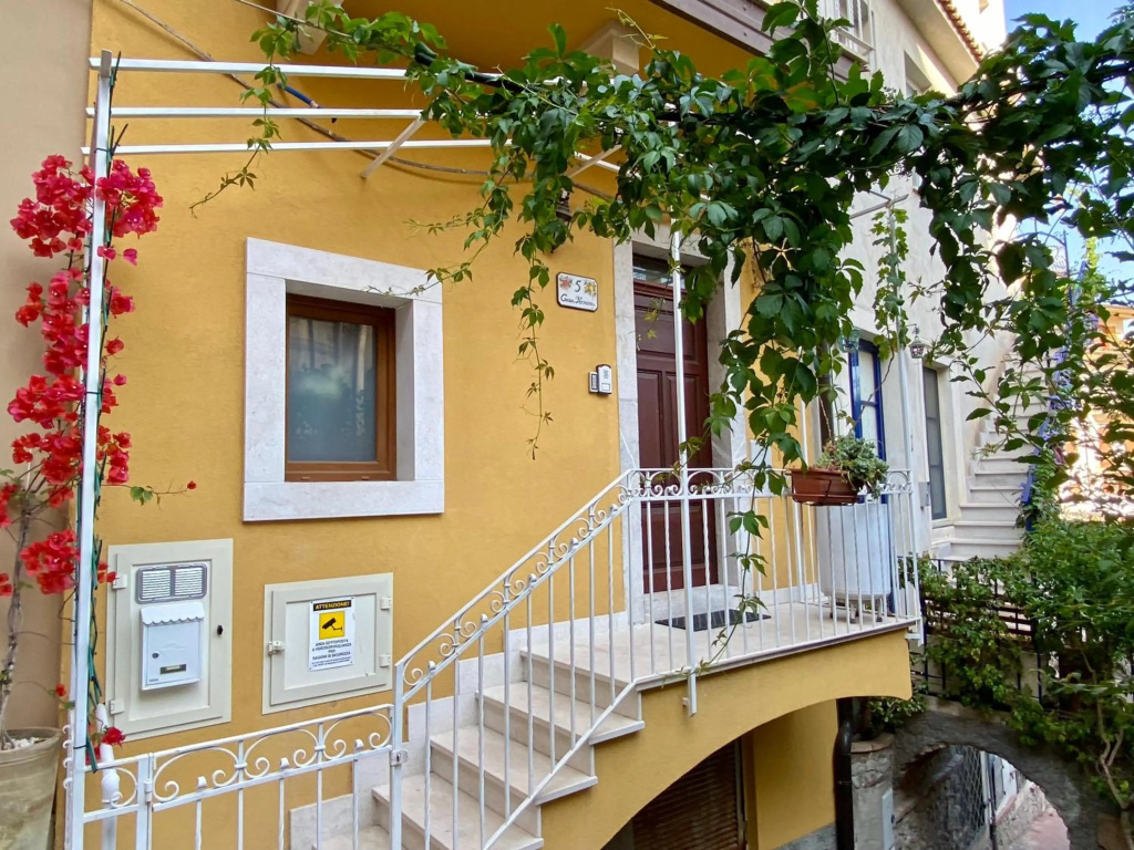 Casa FERRARA
