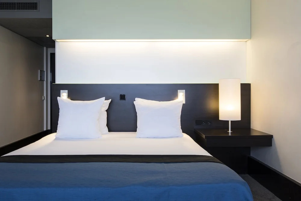 Premium Double room with city view (full double bed)