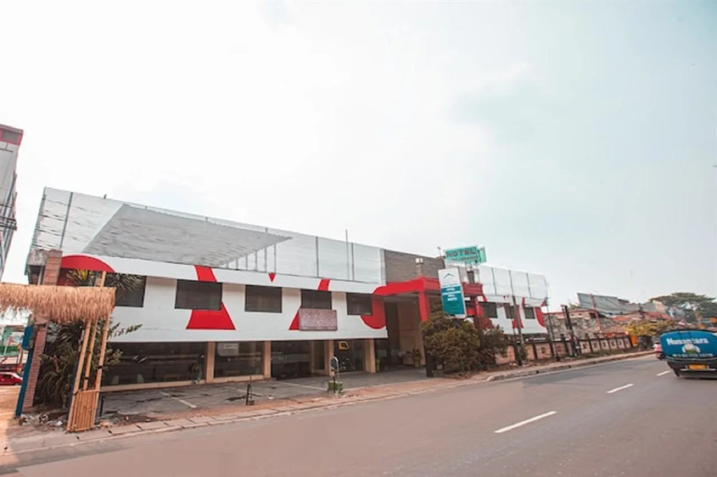 OYO 1383 Taman Cibinong 2