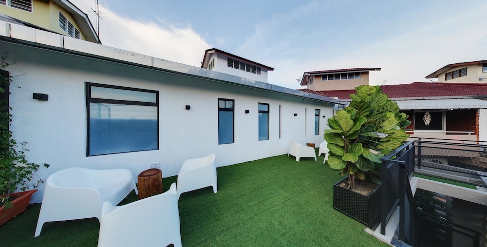 Modern Cave Boutique Stay - Hostel in Malacca