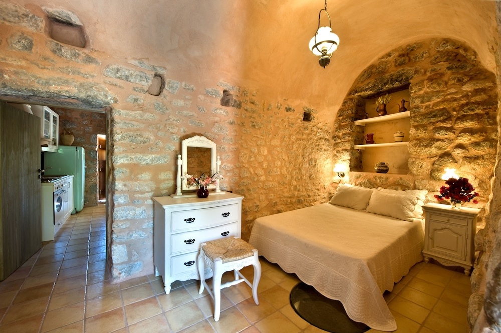 Arapakis Historic Castle — 4