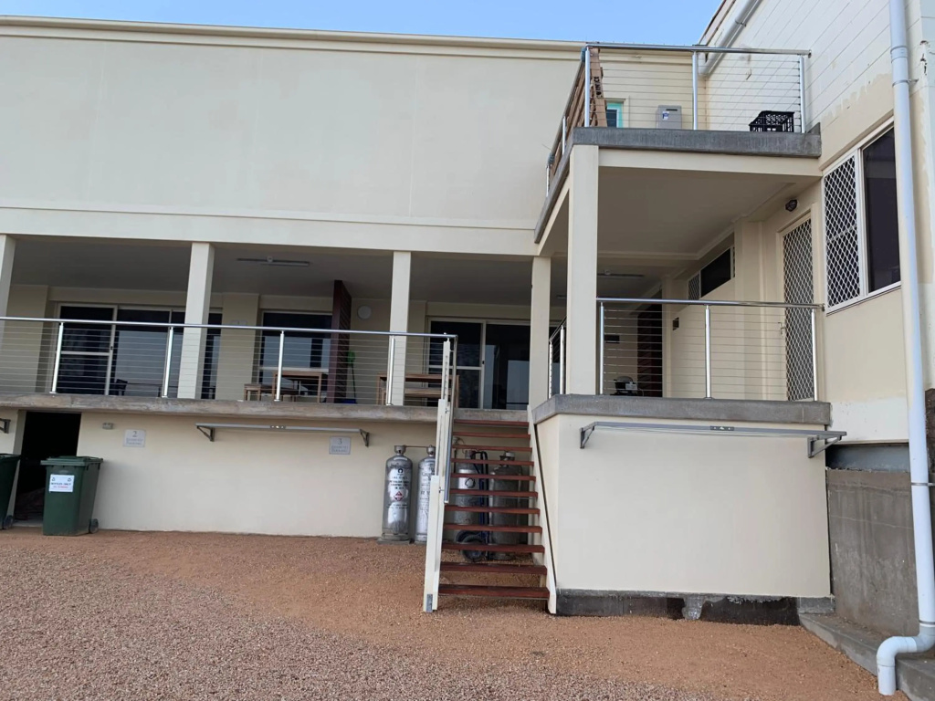 Beachside & Jetty View Apartment 1 - Admirals Apartment