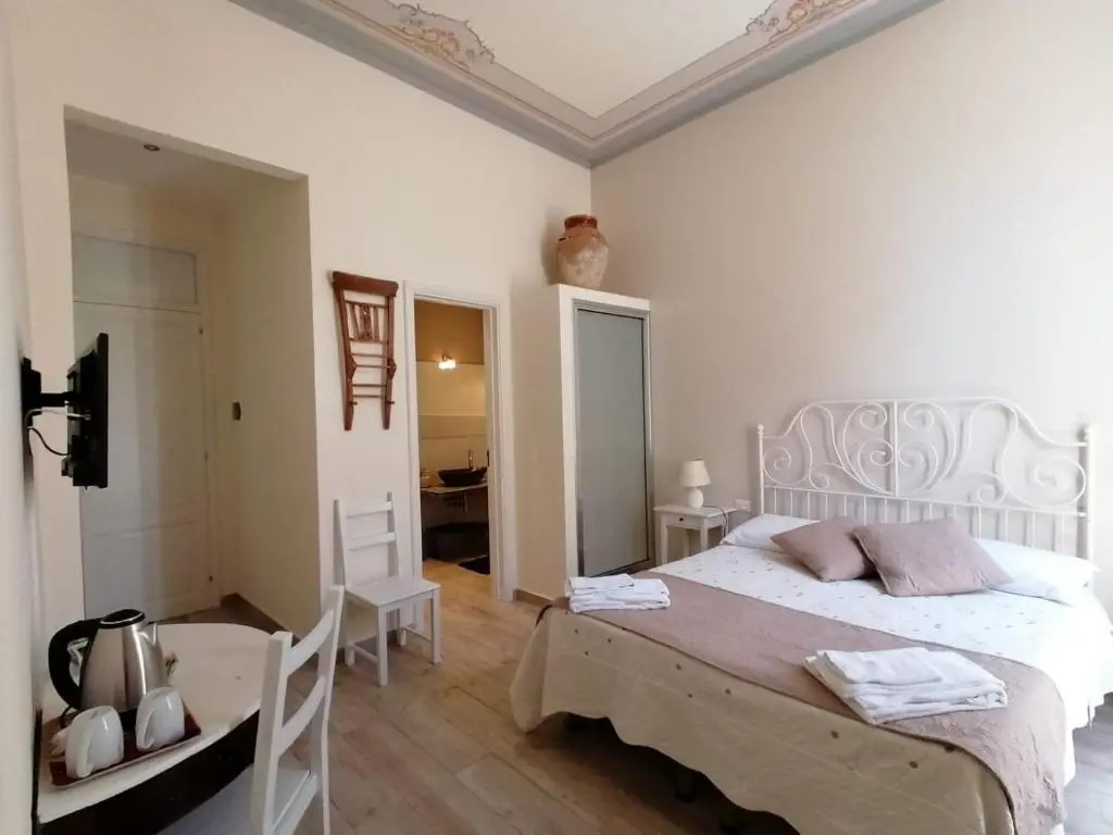 Standard Double room (full double bed)