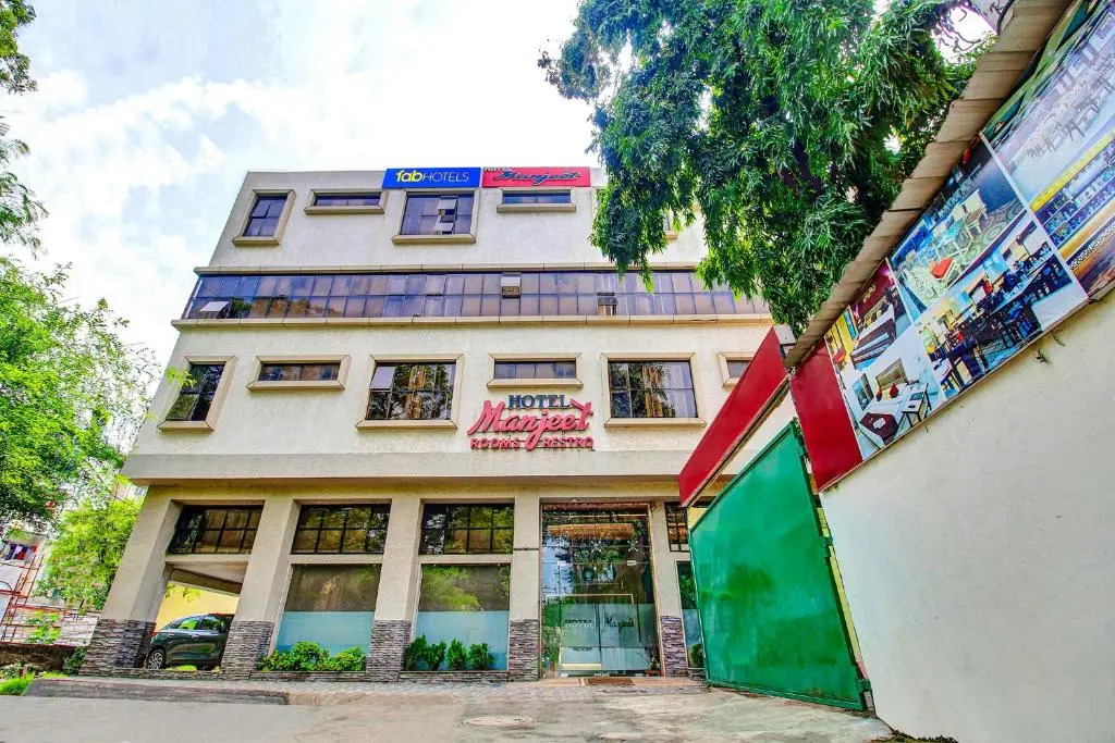 Hotel Ranjeet by null