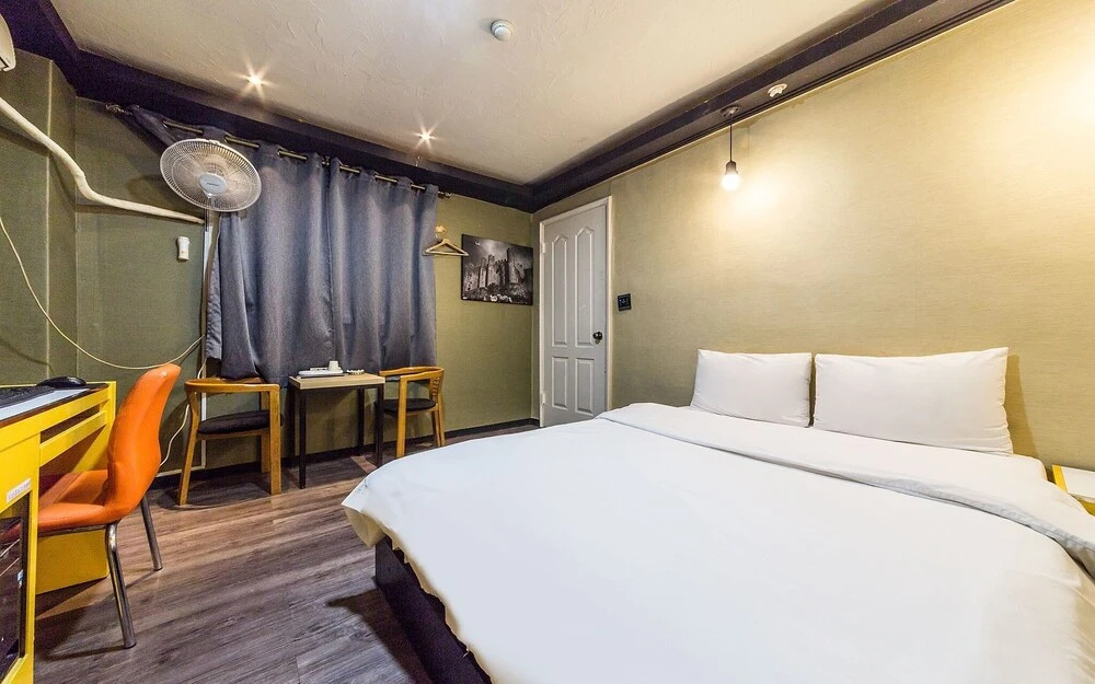 Bedroom