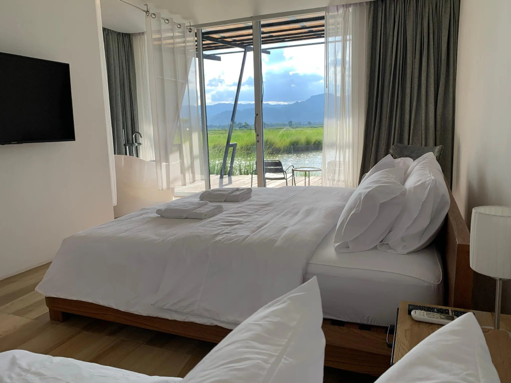 Deluxe Suite