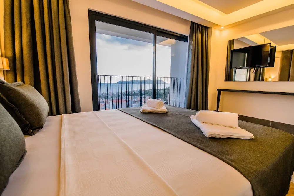 Двухместный номер Standard с частичным видом на море двуспальная кровать в Kas Pier Hotel
