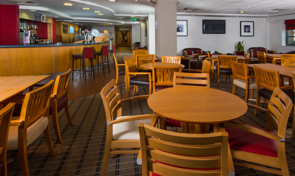 Holiday Inn Express Swansea - East by IHG - Général