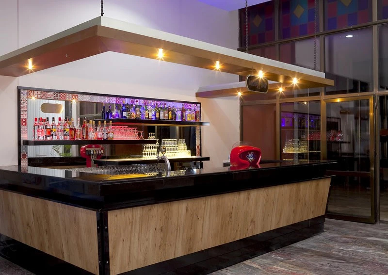 Lobby & Reception
