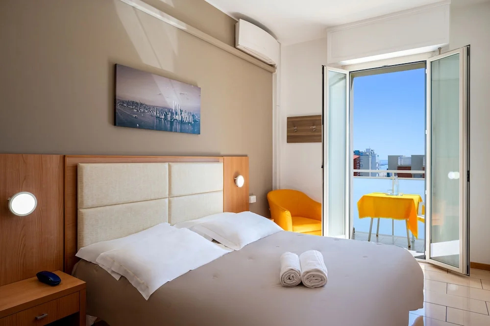 Superior Double room with balcony (full double bed)