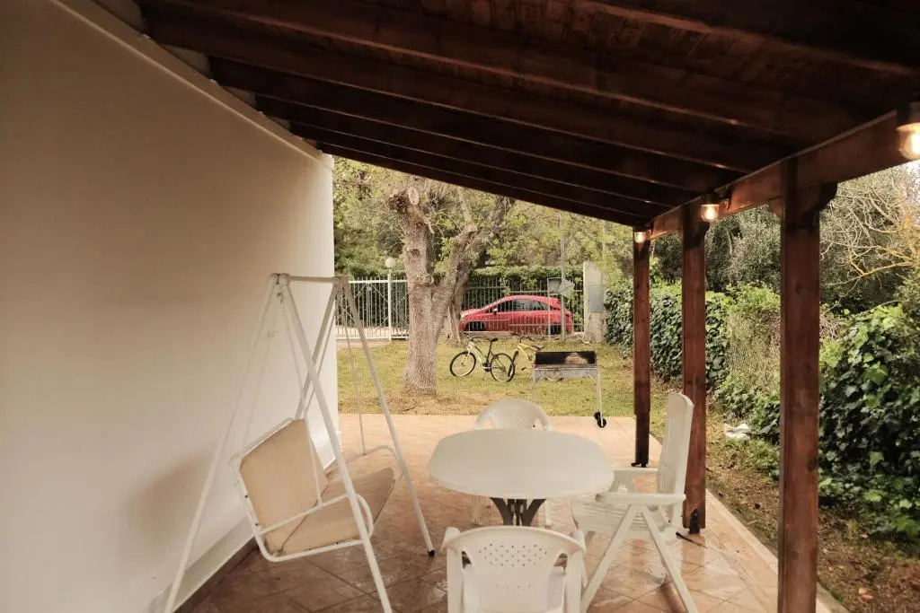 Seaside 5 Bedroom Spacious Villa close to airport