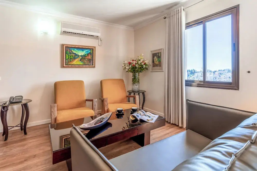 Double Suite (twin beds)