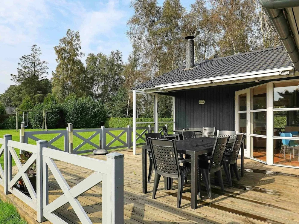 8 Person Holiday Home in Vaeggerlose