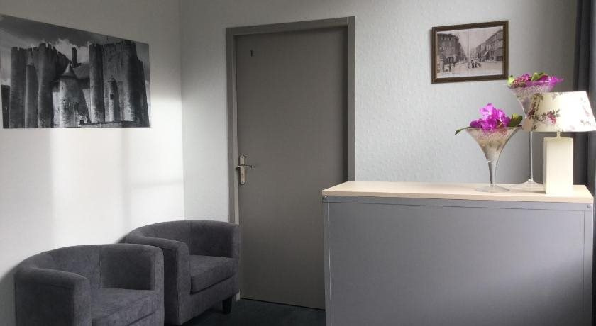 Lobby & Reception