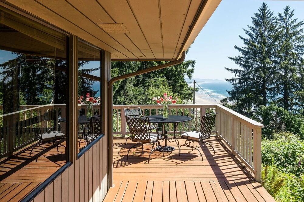 Neah-kah-nie Treasure by Avantstay Secluded in Lush Greenery w/ Ocean Views & Hot Tub