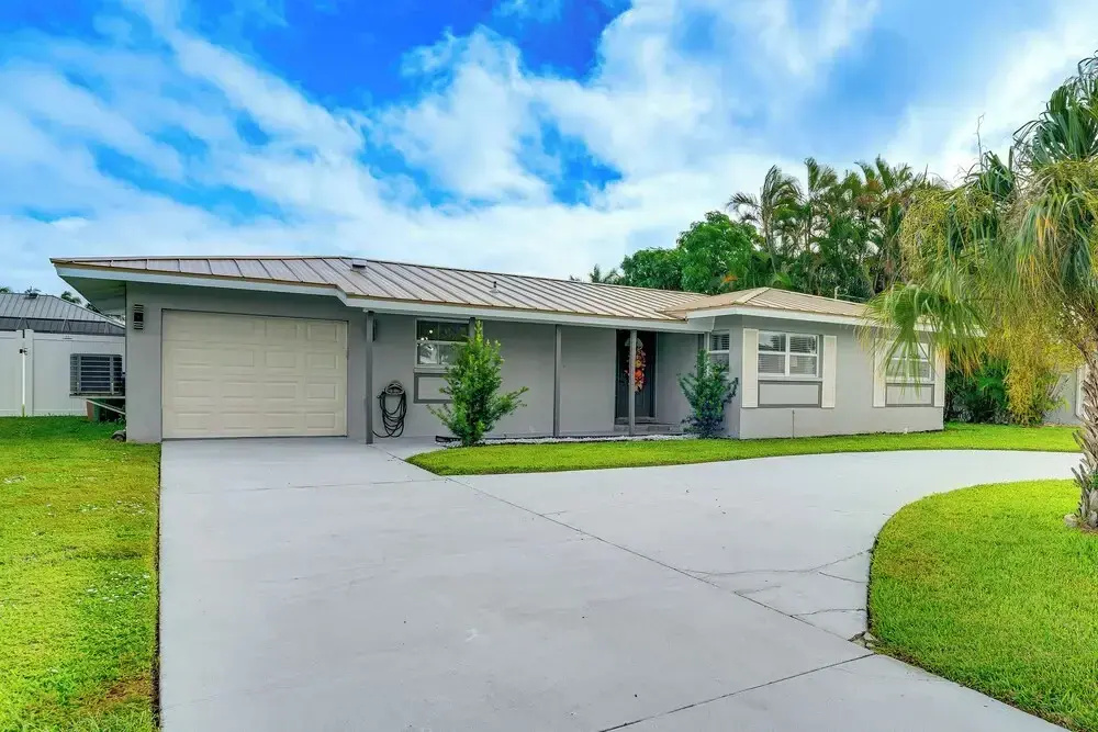 Fish & Swim: Waterfront Home w/ Dock in Cape Coral