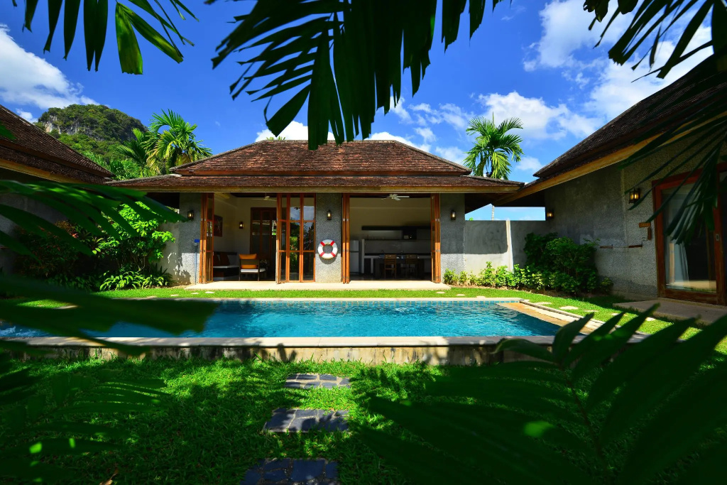 2 Bedrooms Villa