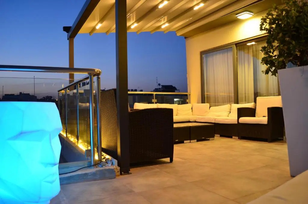 Lobby & Reception