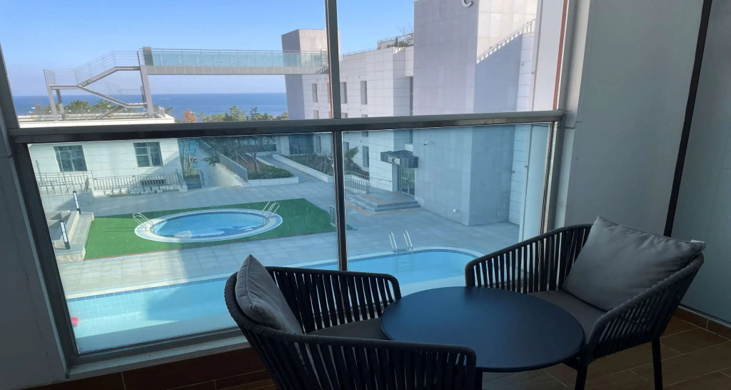 Balcony & Terrace