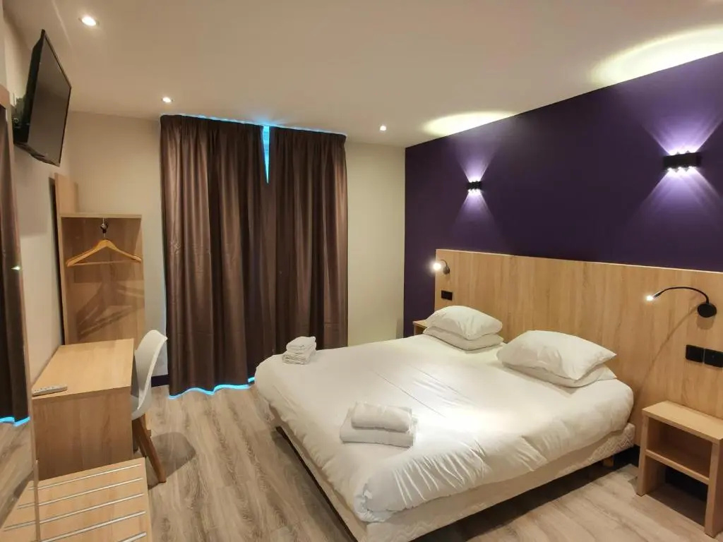 Superior Double room (full double bed)