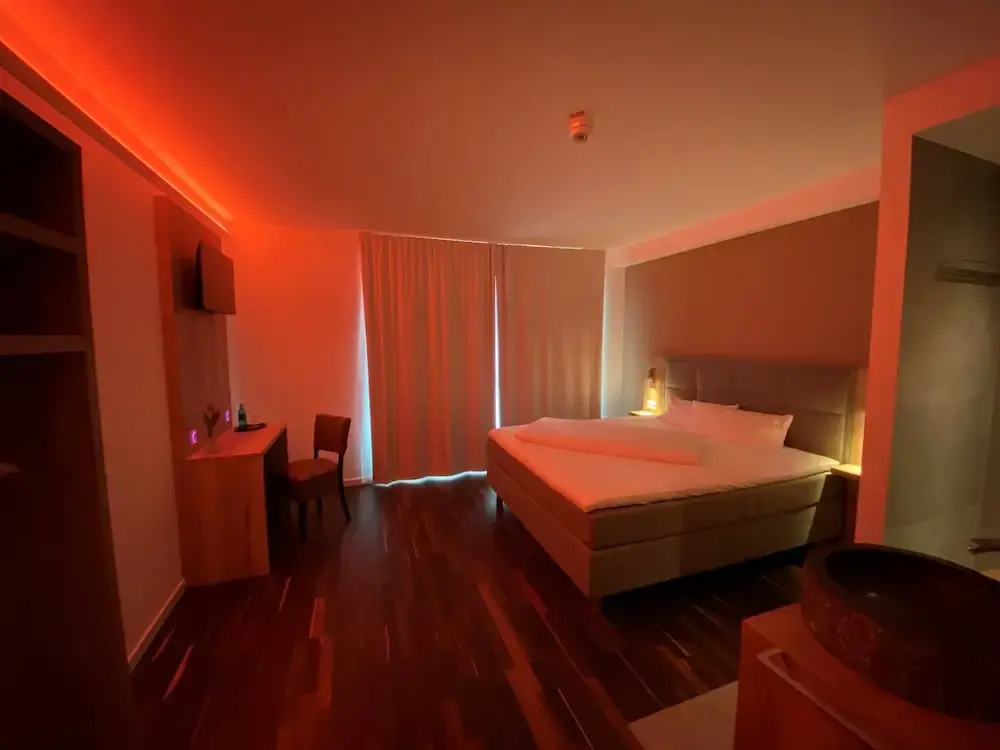 Lobby & Reception