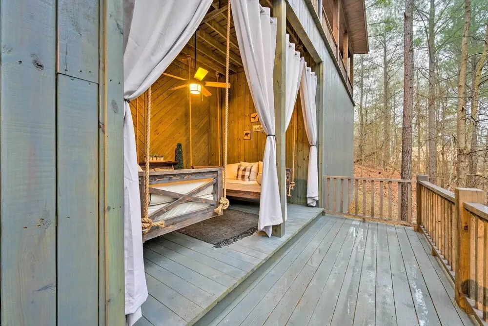 Outdoor Paradise w/ Hot Tub, Firepit, BBQ & More!