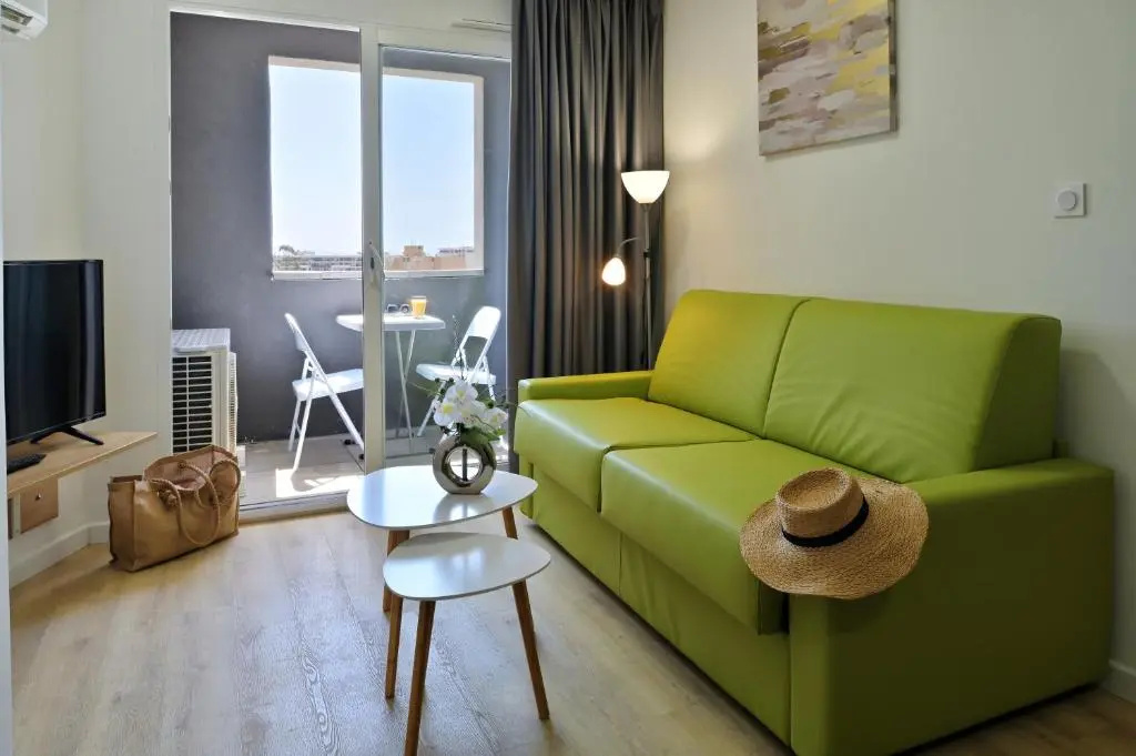 1 Bedroom Apartment