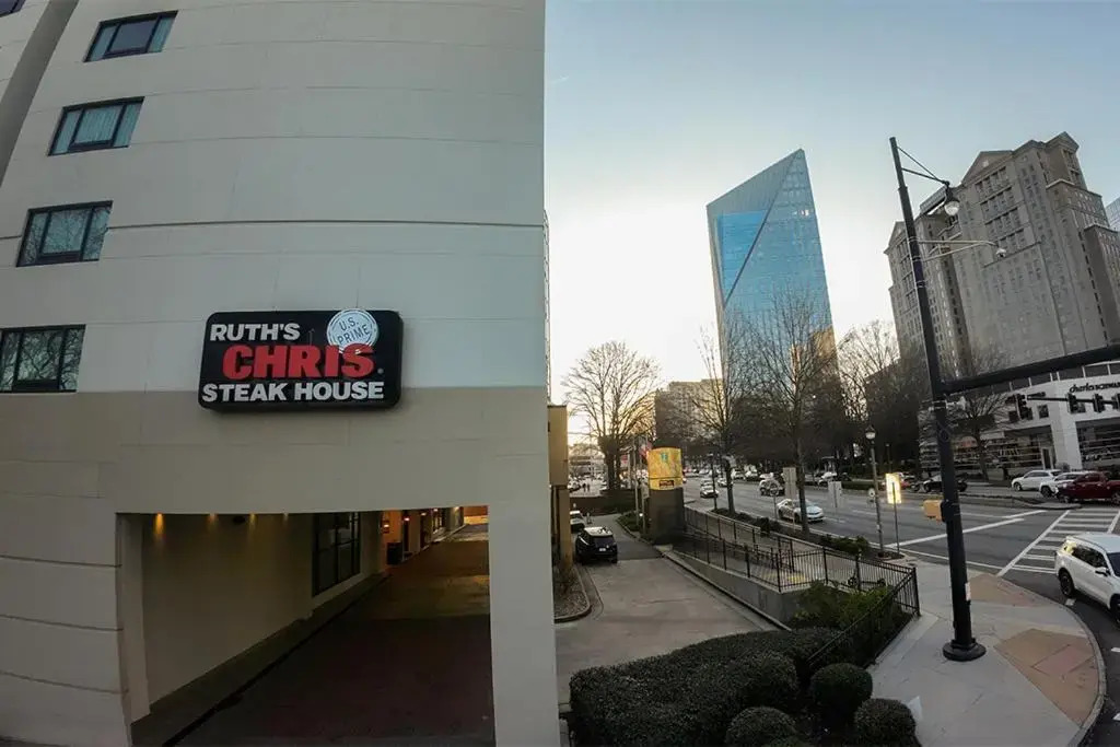 Cyan on Peachtree — фото