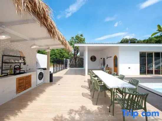 De Beach pool villa. New Villa 3 min walk from the beach 5 rooms