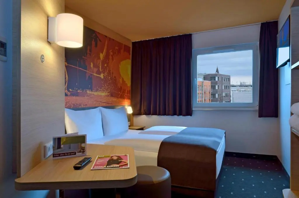 Standard Double room (full double bed)