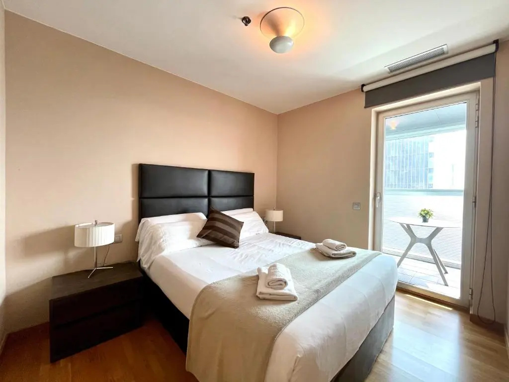 Apt. Fira Gran Via - Barcelona4Seasons - Chambres