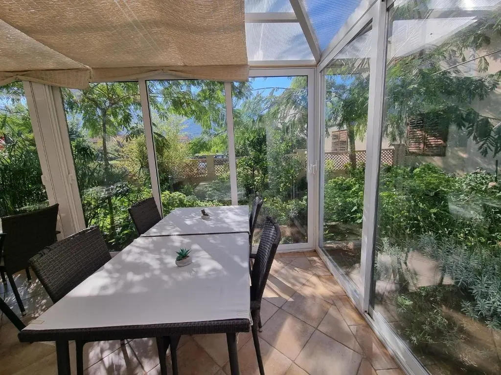 Standard Double room with balcony (full double bed)