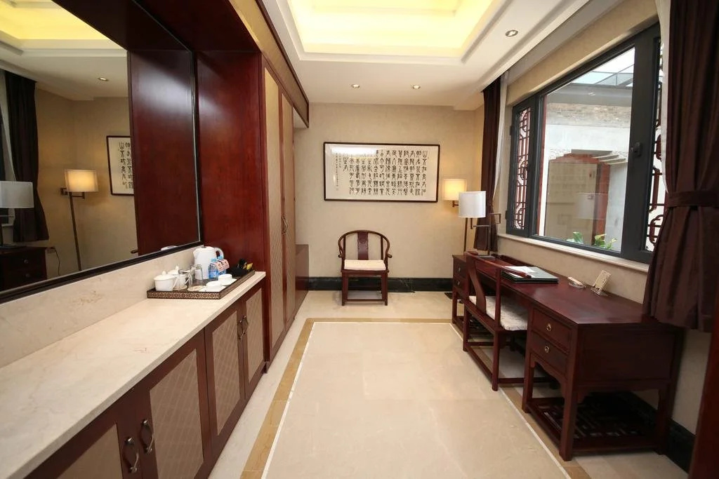 Lobby & Reception