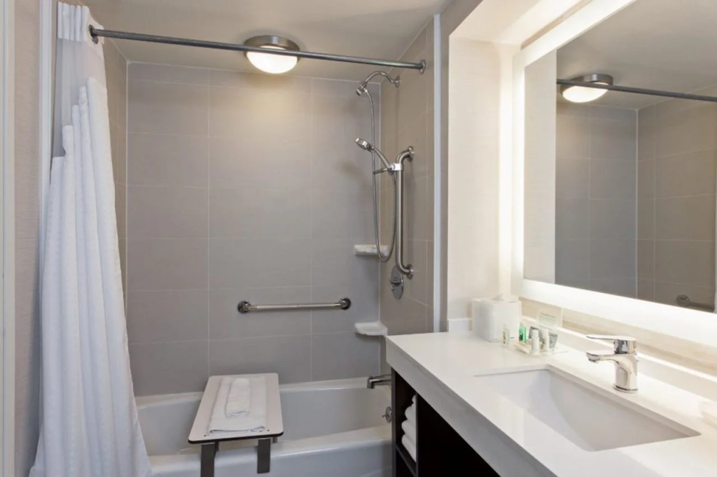 Holiday Inn Long Beach Airport Hotel and Conference Center by IHG - Général